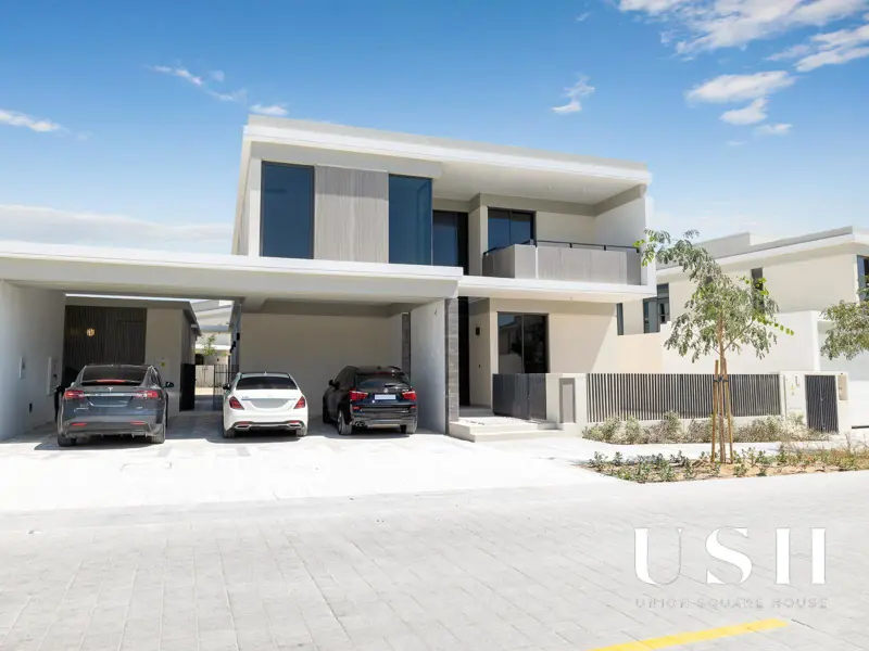 genuine-resale-corner-unit-on-park-5br-large.webp