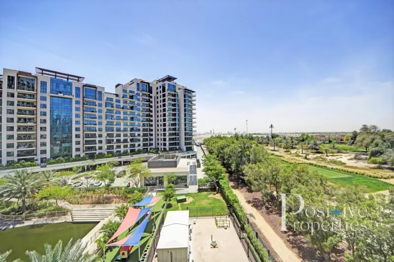 golf-course-canal-view-3-balconies.webp