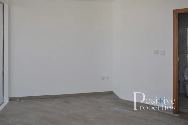 great-roi-high-floor-available-now-call.webp