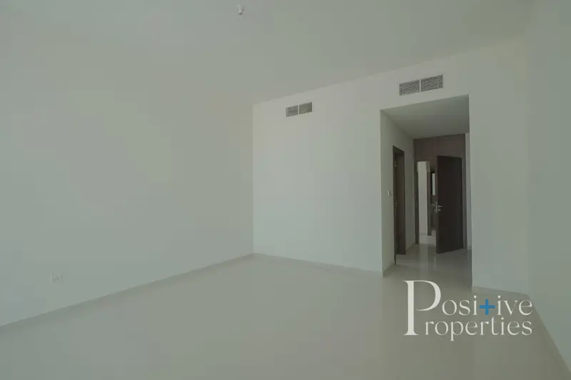 high-end-luxurious-villaprivate-poolburj-k-view.webp