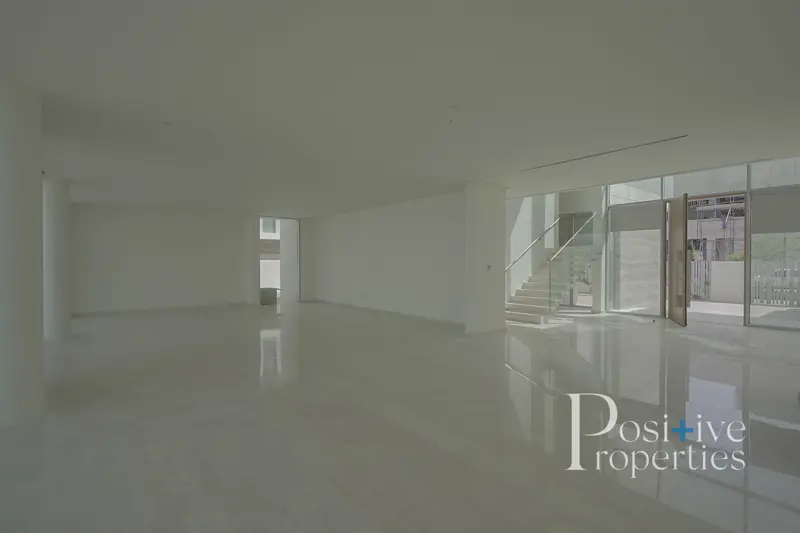 high-end-luxurious-villaprivate-poolburj-k-view.webp