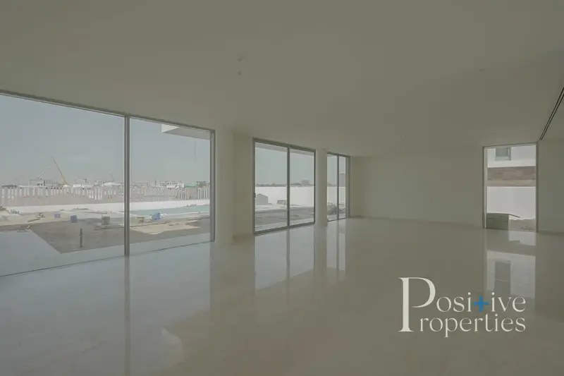 high-end-luxurious-villaprivate-poolburj-k-view.webp
