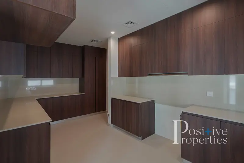 high-end-luxurious-villaprivate-poolburj-k-view.webp