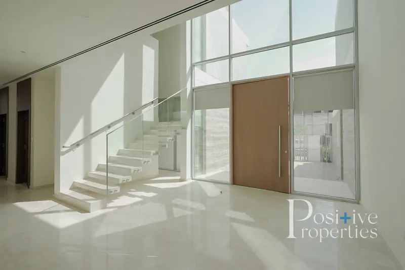 high-end-luxurious-villaprivate-poolburj-k-view.webp