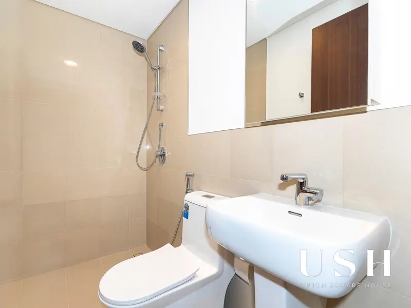 high-floor-burj-view-upgraded-furnished-1.webp
