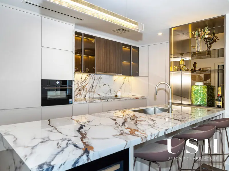 high-floor-burj-view-upgraded-furnished-1.webp