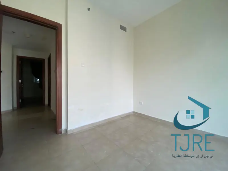 high-floor-lake-view-low-price-vacant.webp