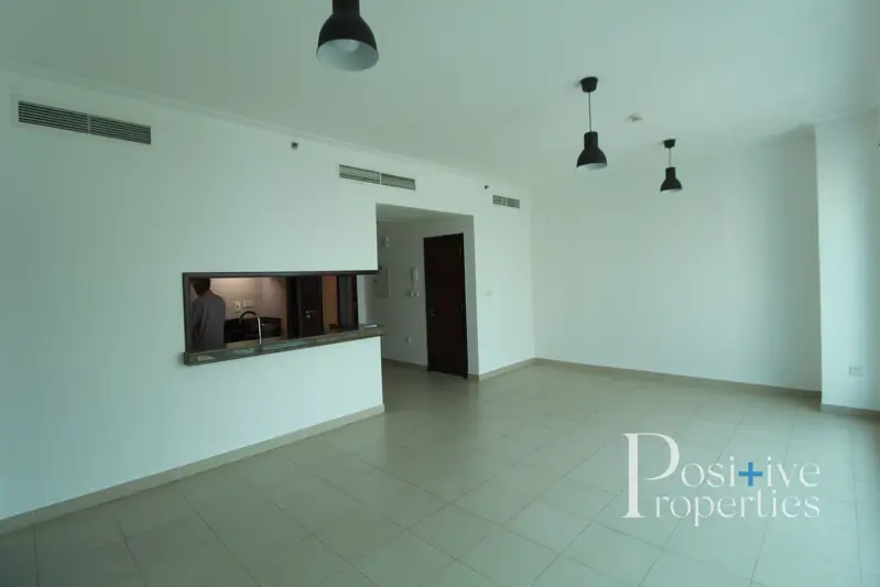 high-floor-sea-view-spacious-1bed-chiller-free.webp
