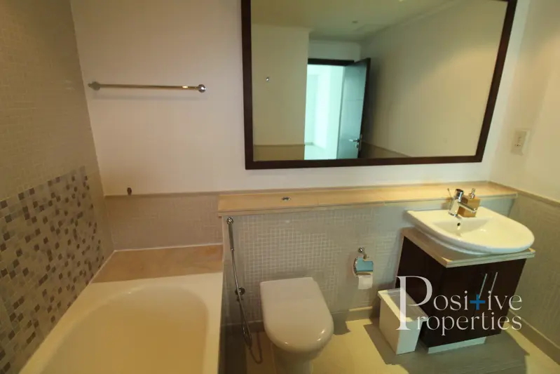 high-floor-sea-view-spacious-1bed-chiller-free.webp