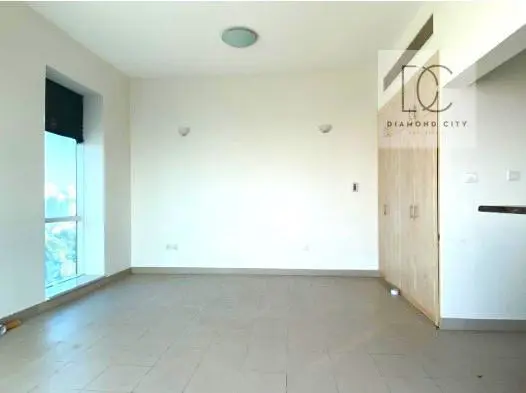 high-floor-spacious-layout-rented-1.webp