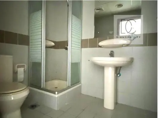 high-floor-spacious-layout-rented-1.webp