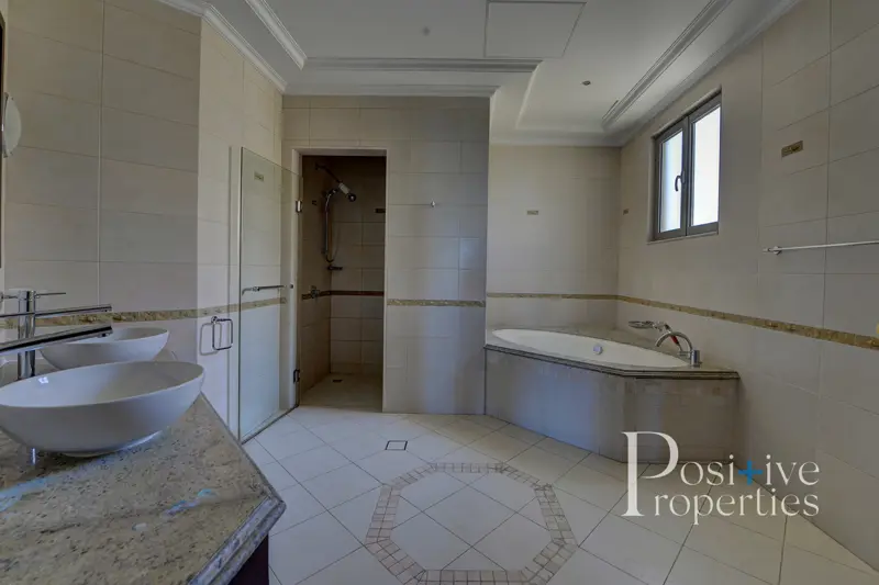high-number-5-bedroom-atlantis-view.webp