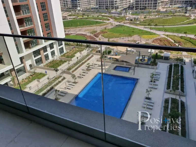 higher-floorpool-and-park-viewchiller-free.webp