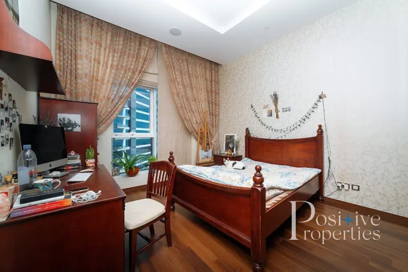 huge-3-bed-unfurnished-private-beach.webp