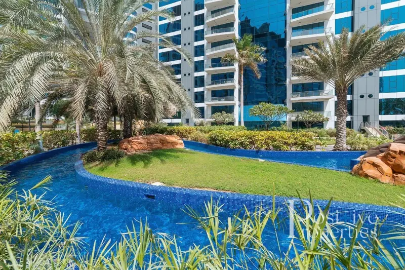 huge-3-bed-unfurnished-private-beach.webp
