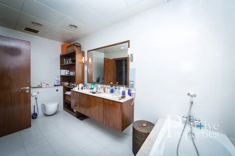 huge-3-bed-unfurnished-private-beach.webp