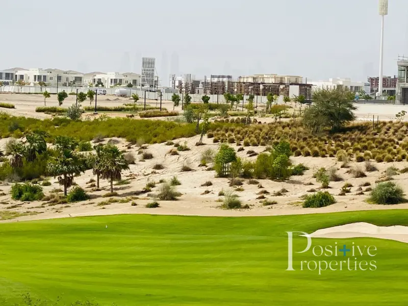 huge-plot-best-deal-golf-course-view.webp