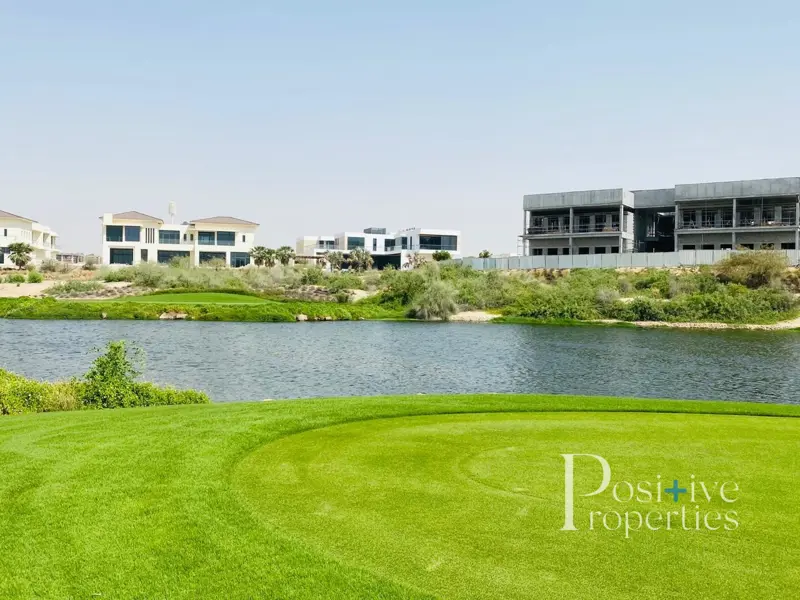 huge-plot-best-deal-golf-course-view.webp