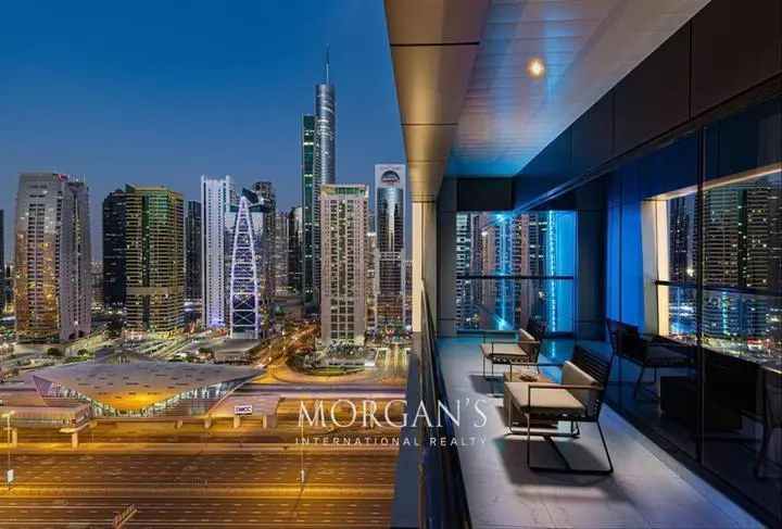 ideal-location-flexible-breathtaking-views.webp