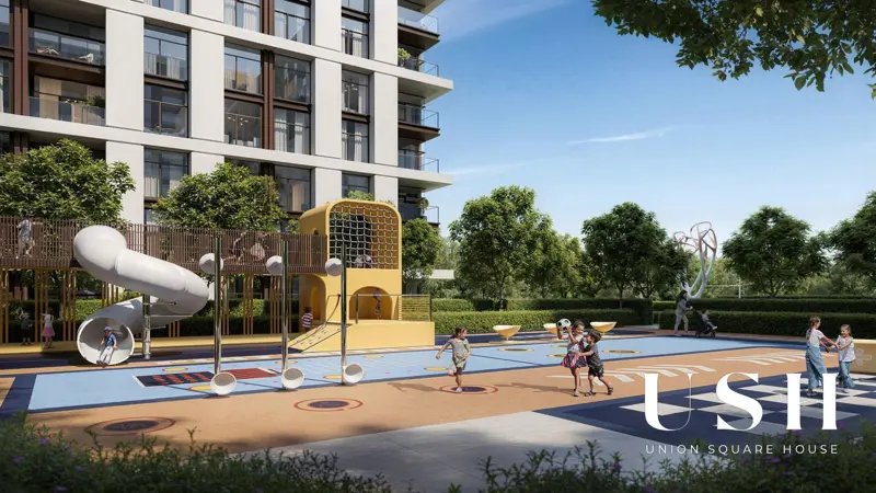 investment-asset-expo-living-near-metro.webp