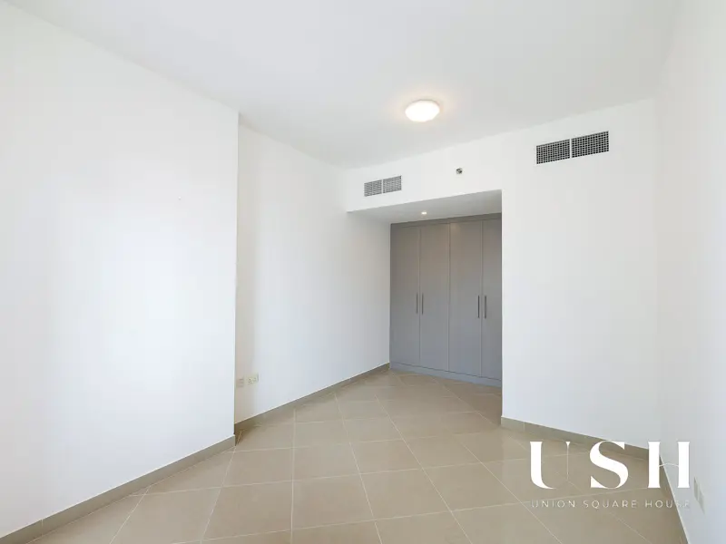 lake-view-exclusive-unit-high-floor-upgraded.webp