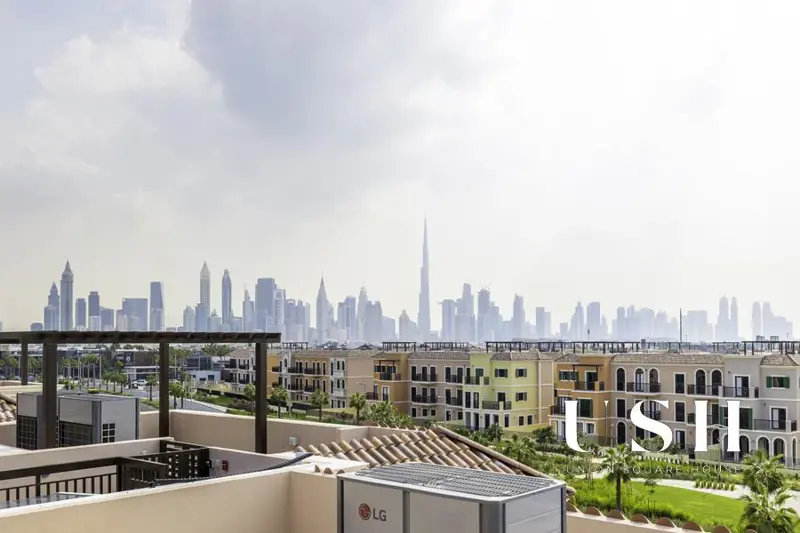 large-balcony-extreme-sea-view-spacious.webp