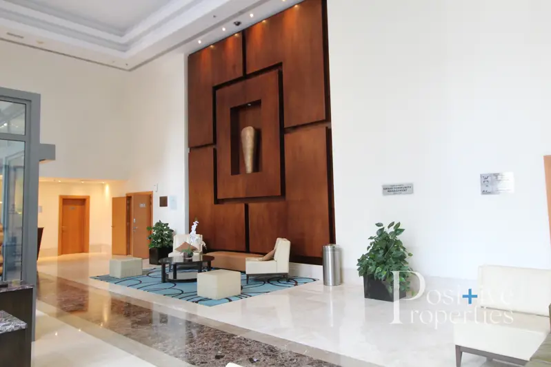 large-layout-1000sqft-chiller-free-available.webp