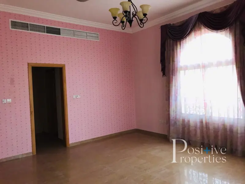 large-plot-green-garden-5-bed-one-month-free.webp