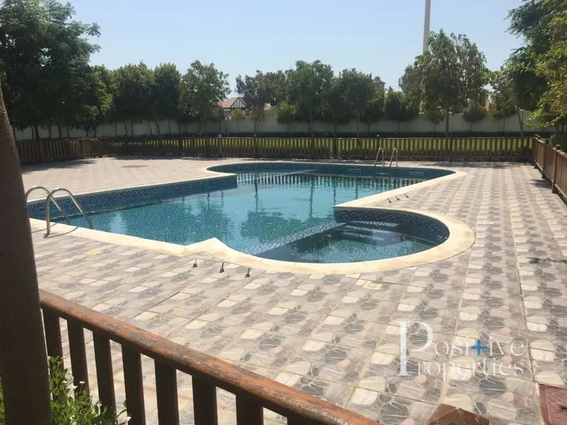 large-plot-green-garden-5-bed-one-month-free.webp