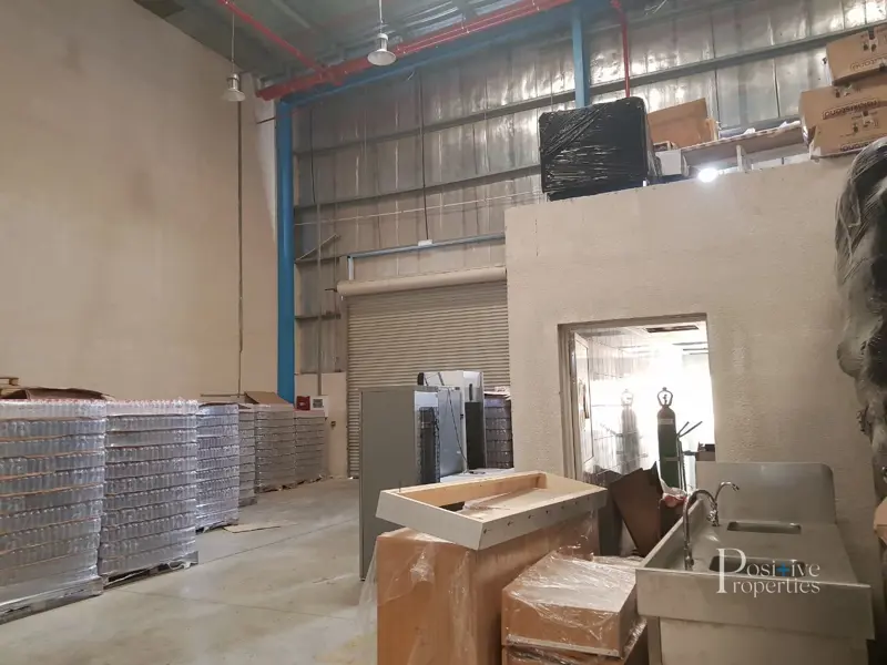 large-warehouse-better-roi-jafza-south.webp