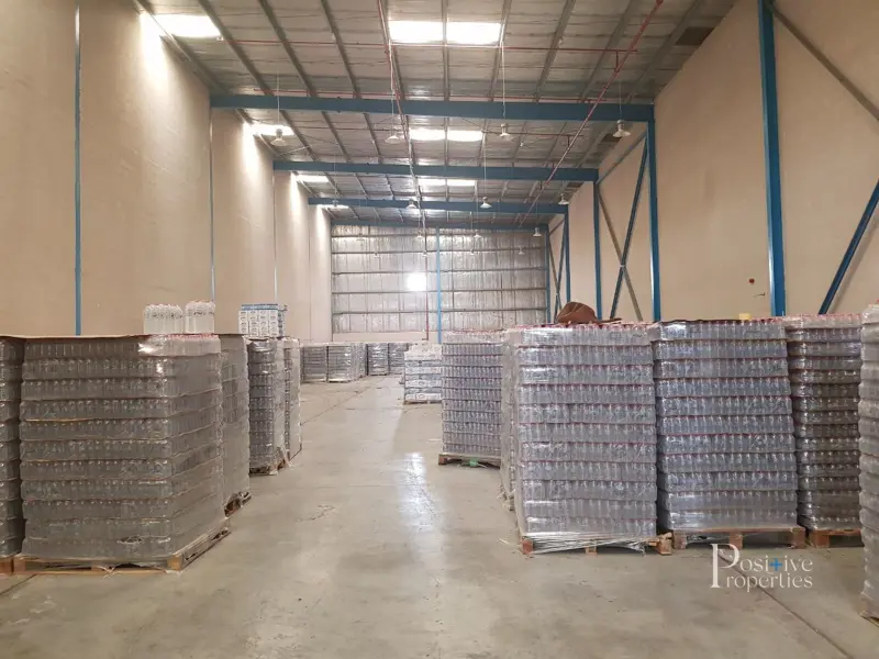 large-warehouse-better-roi-jafza-south.webp