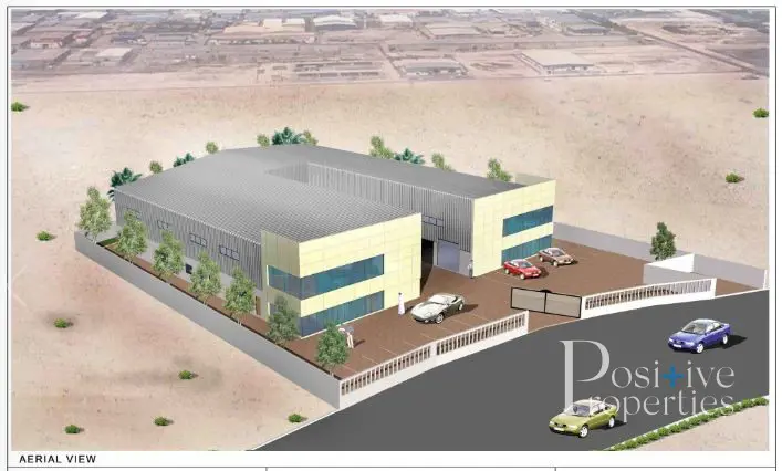 large-warehouse-insulated-roofing-160kw-ready.webp