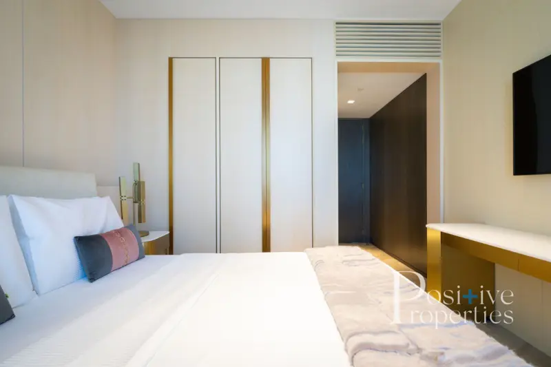 larger-storage-high-floor-sea-views.webp