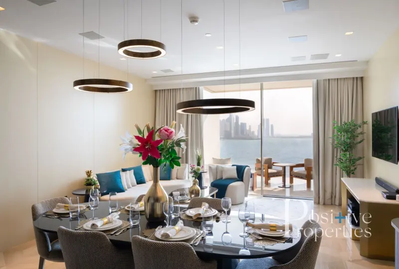 larger-storage-high-floor-sea-views.webp