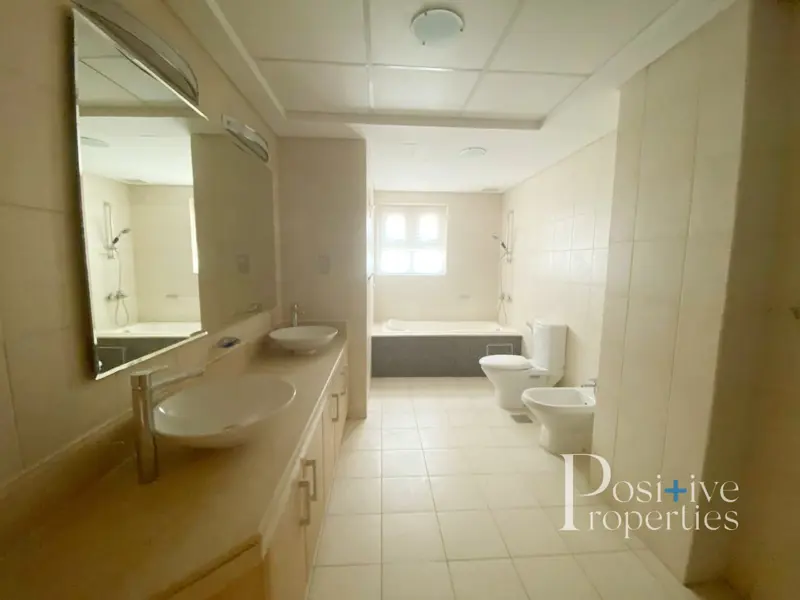 low-floor-vacant-c-type-no-mortgage.webp
