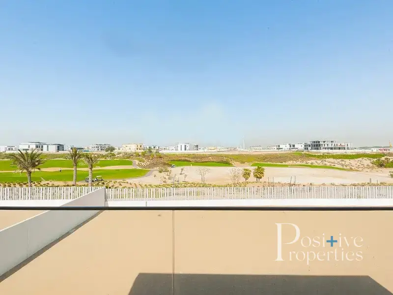 luxuary-villa-direct-golf-course-view-garden.webp