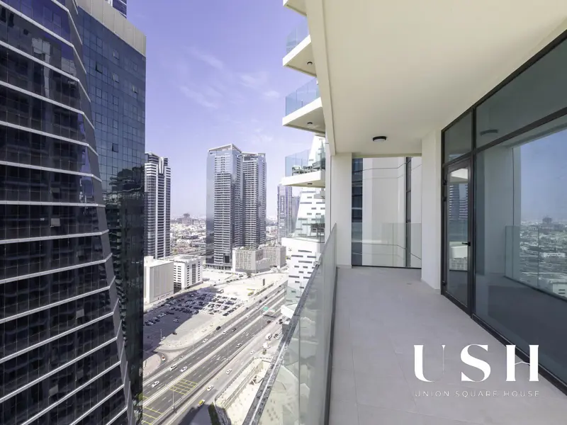 luxury-3br-amazing-canal-view-corner-unit.webp