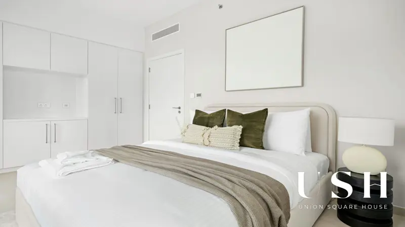 luxury-3br-fully-furnished-burj-khalifa-view-1.webp