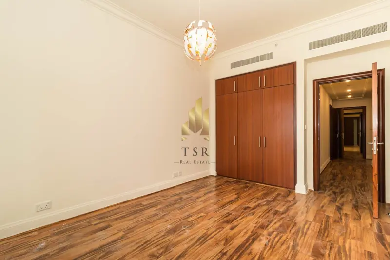 marina-view-bright-high-floor-spacious-3.webp