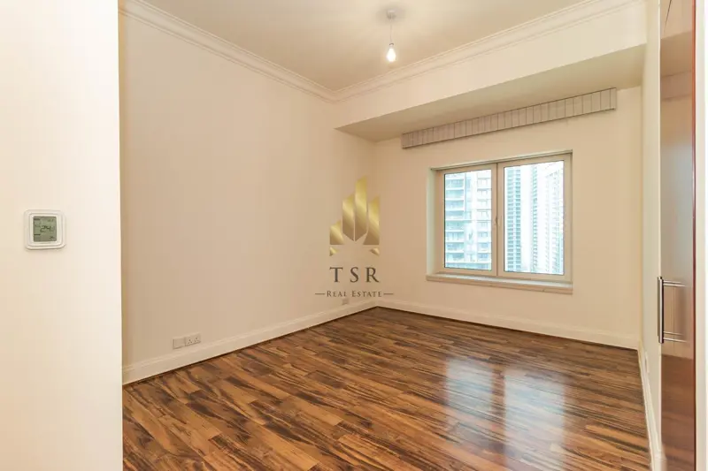 marina-view-bright-high-floor-spacious-3.webp