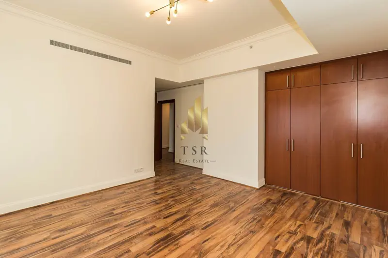 marina-view-bright-high-floor-spacious-3.webp