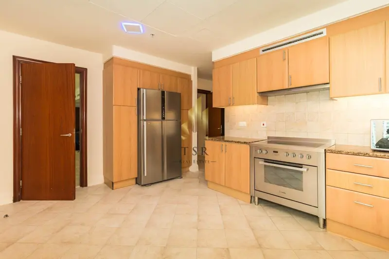 marina-view-bright-high-floor-spacious-3.webp