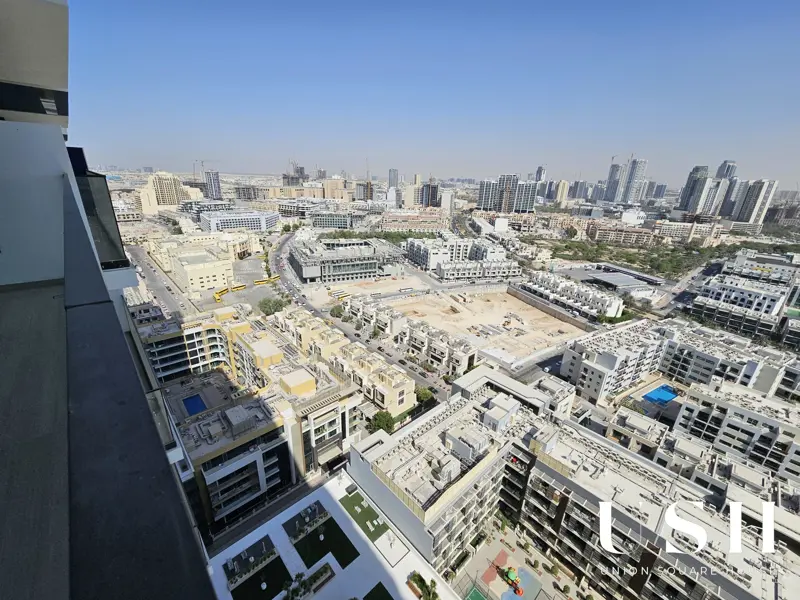 modern-1-bedroom-high-floor-pool-view.webp