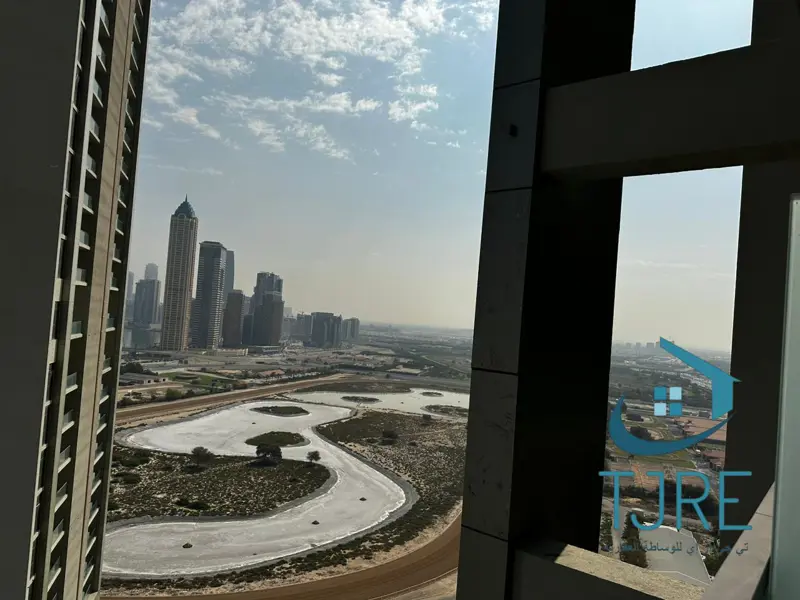 modern-style-with-balcony-huge-layout-new-building.webp