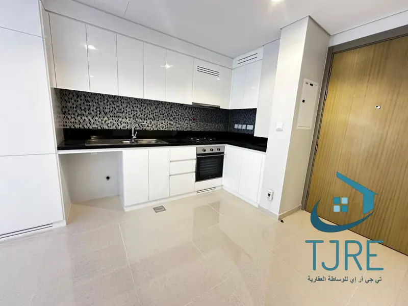 modern-style-with-balcony-huge-layout-new-building.webp