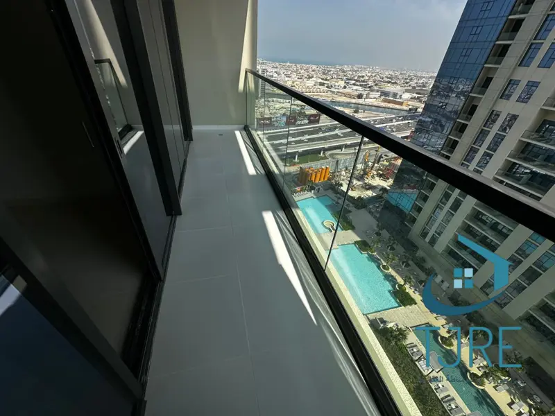 modern-style-with-balcony-huge-layout-new-building.webp