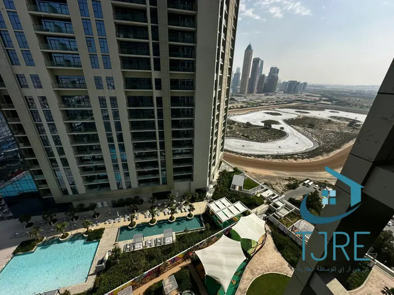 modern-style-with-balcony-huge-layout-new-building.webp
