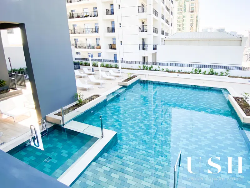move-now-poolgarden-view-ellington-jvc.webp