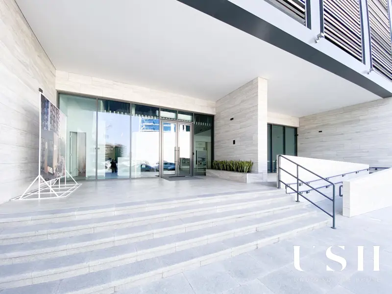 move-now-poolgarden-view-ellington-jvc.webp