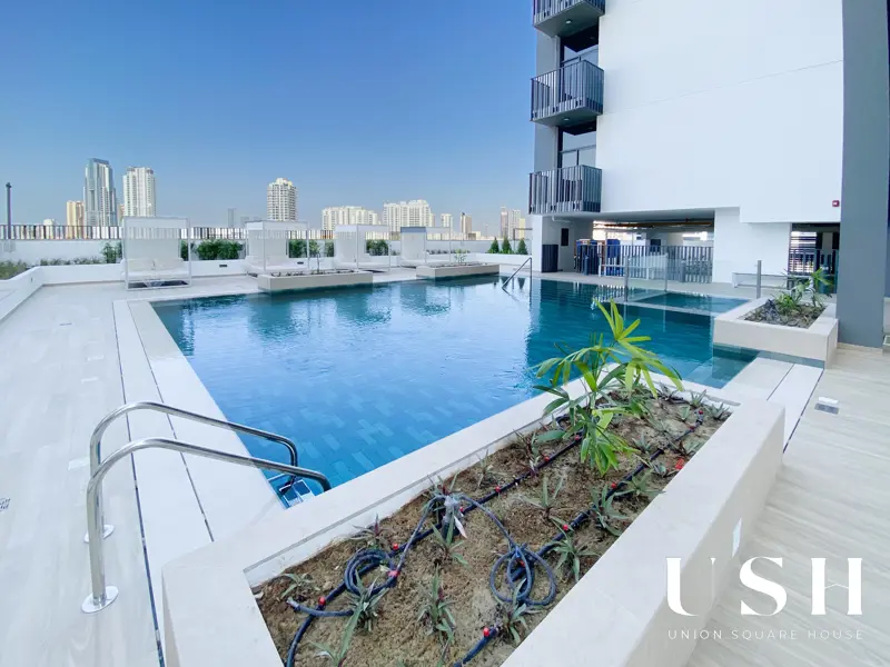 move-now-poolgarden-view-ellington-jvc.webp